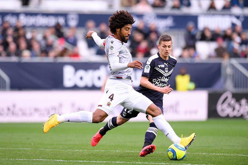 队报：在为尼斯效力10年后，42岁丹特即将退役执教拜仁二队