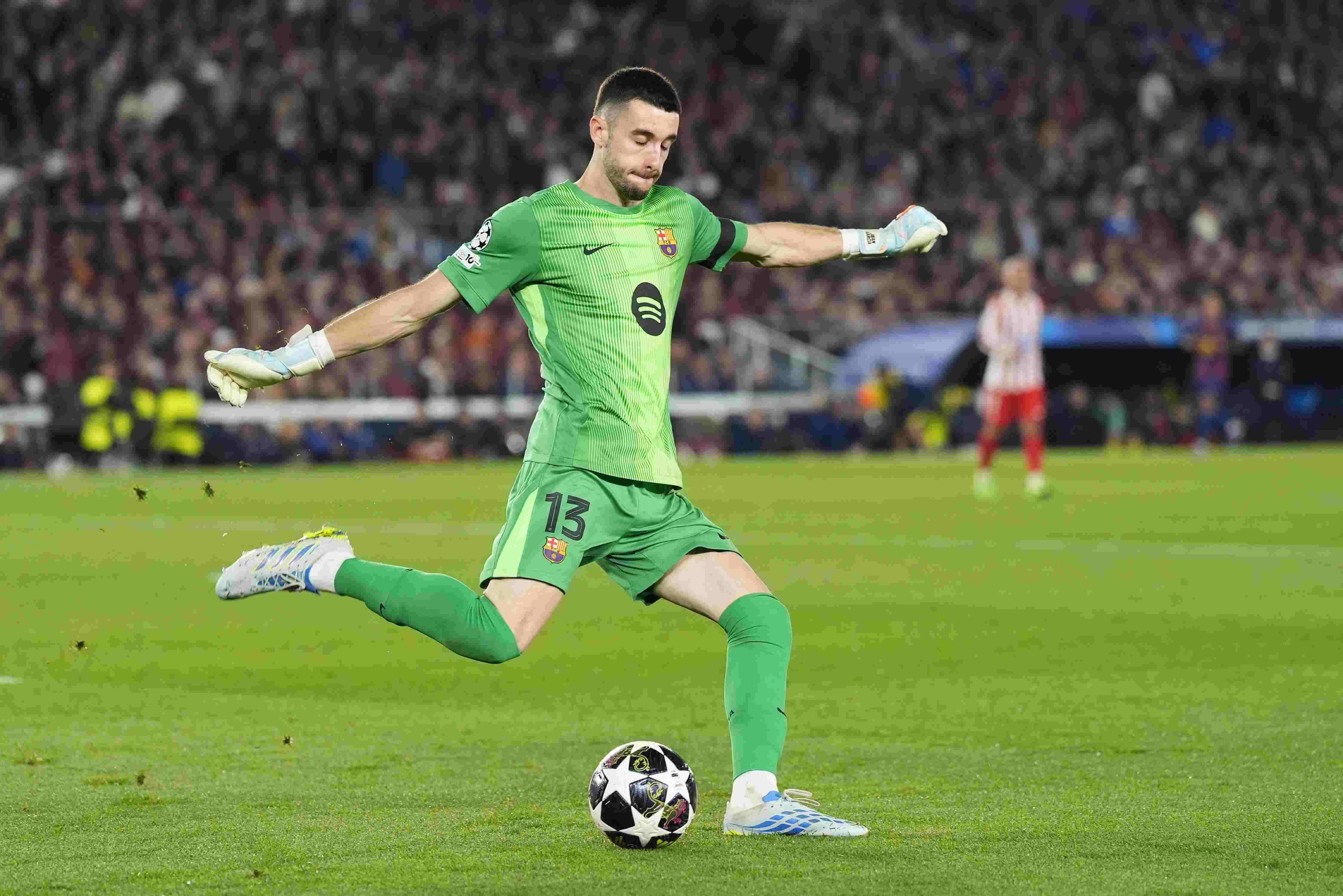 支持 认可！巴萨球迷德比战中高唱“霍安·加西亚来自拉玛西亚”