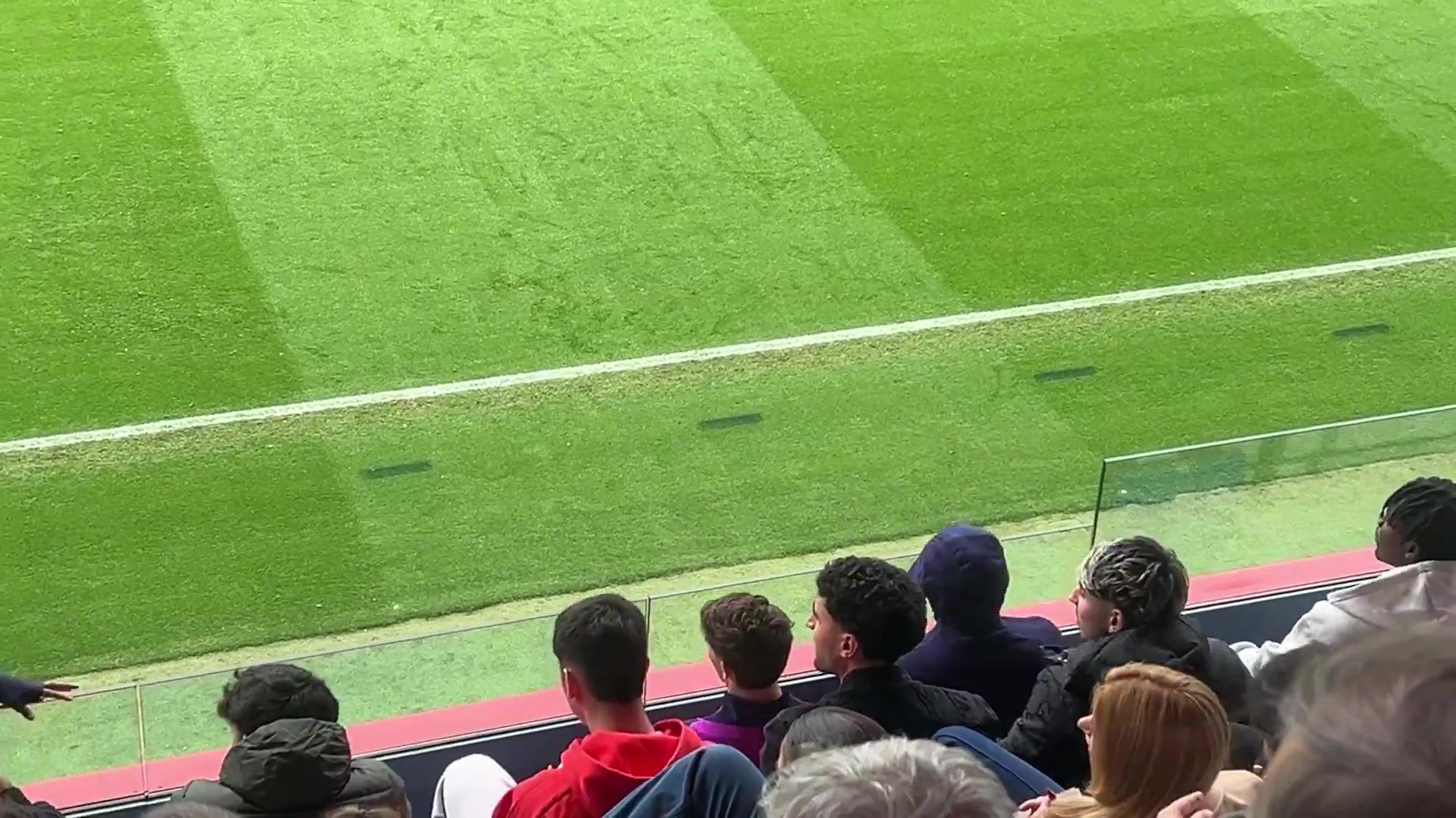 世体：亚马尔、加维、巴尔德、阿劳霍观看巴萨B队德比战