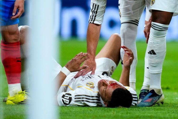 每体：姆巴佩遭肘击，皇马强烈要求听取相关VAR对话录音