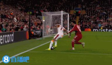 TA：利物浦改造安菲尔德广告牌，以防止类似诺阿·朗的意外再发生