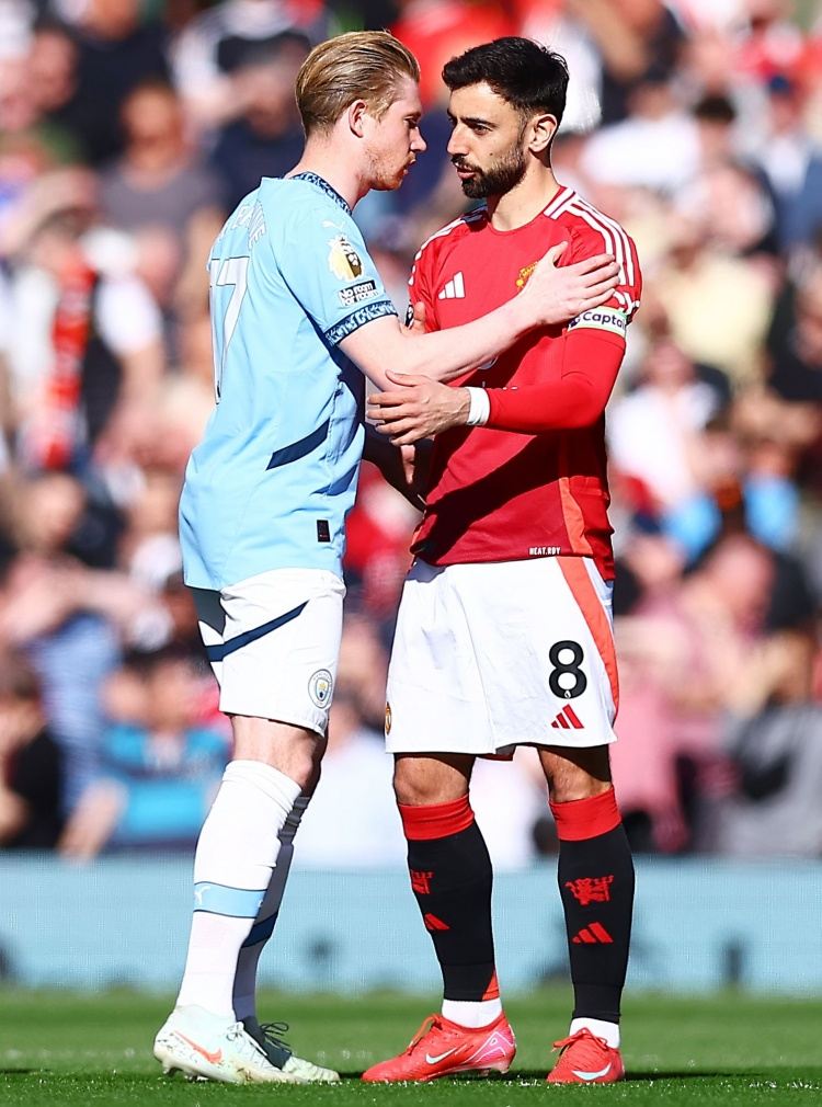 B费在英超已2次单赛季参与进球25 ，同期中前卫仅德布劳内做到1次