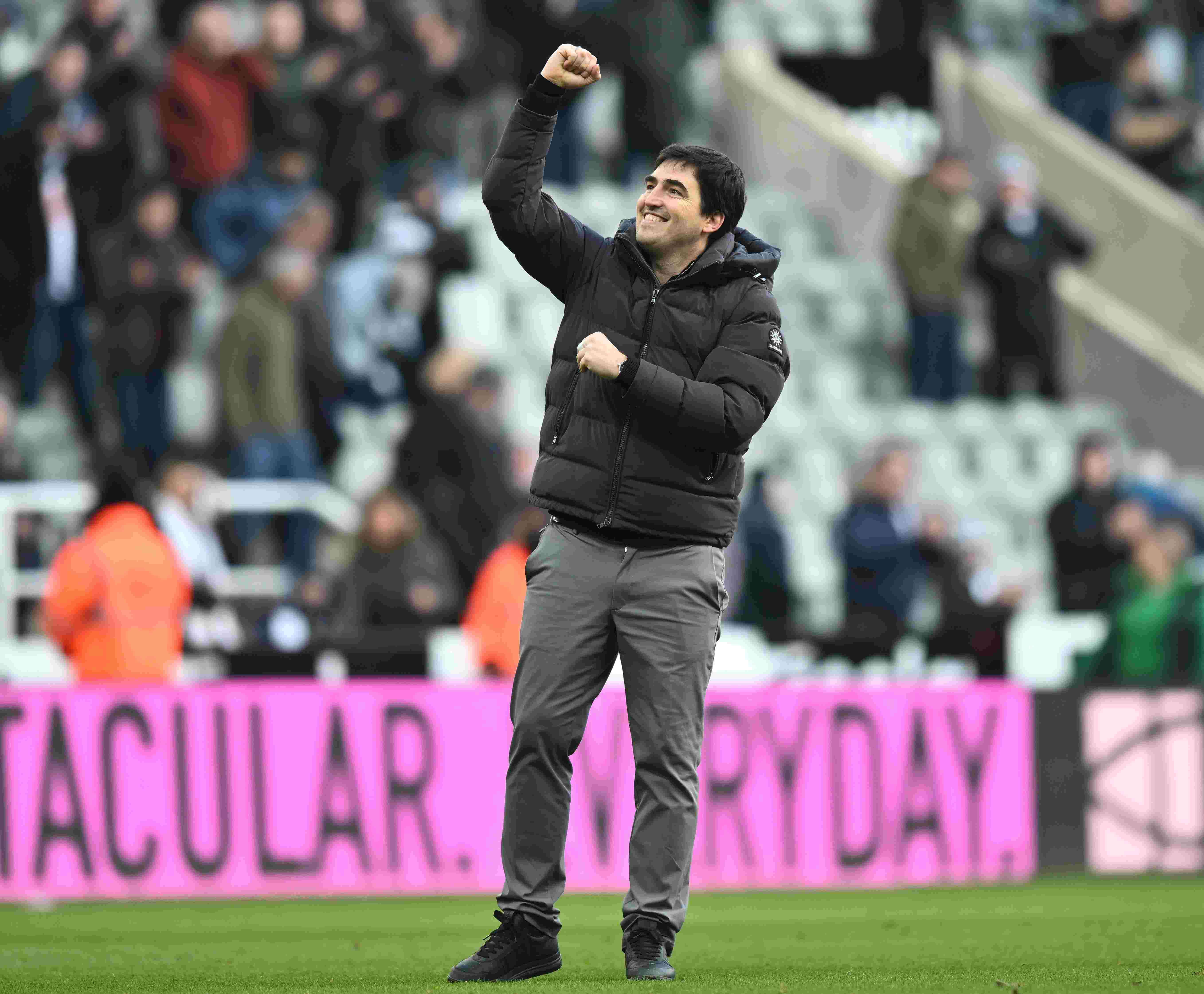 BBC：伯恩茅斯曾全力劝说伊劳拉留任，家庭成最大考量因素