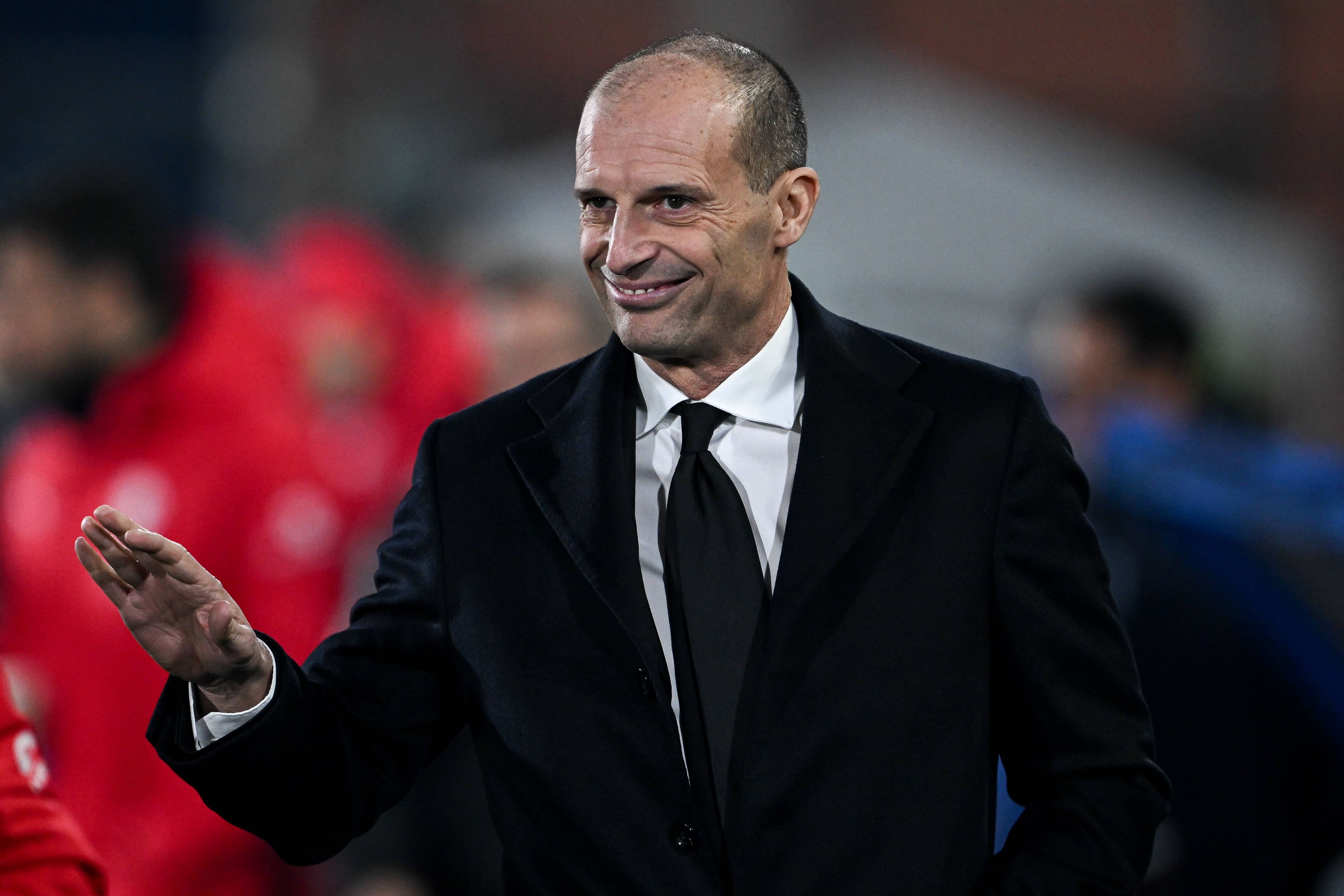 意天空：阿莱格里取消米兰今天下午的训练 预计阵型将回归352