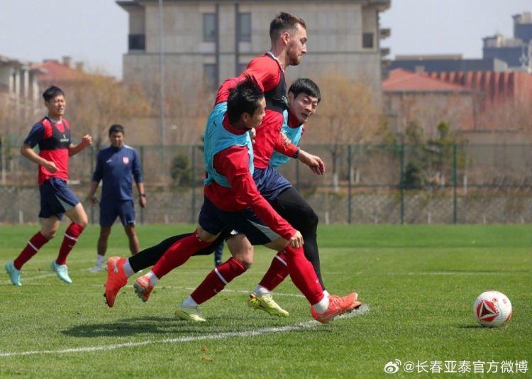 亚泰将士基地潜心备战 16日兵发佛山