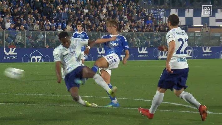 裁判协会高层：国米4-3科莫比赛中的点球为误判，是帕斯踢到博尼