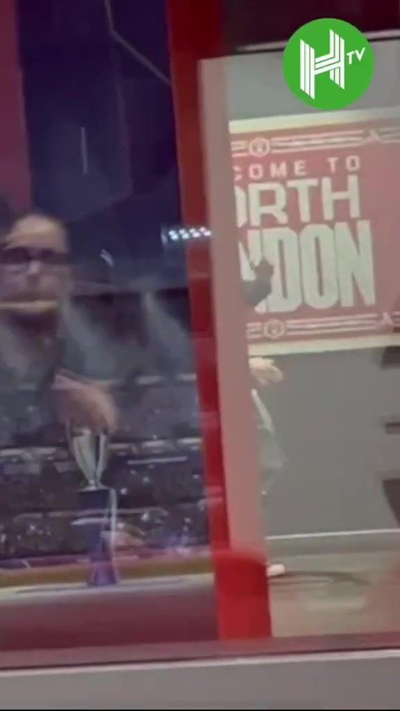 好心情！卡拉菲奥里赛后跳舞，庆祝球队晋级欧冠四强