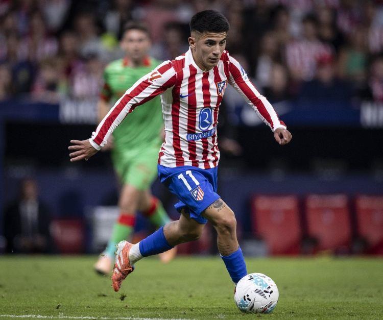 阿尔马达：以前踢球就为了赢一瓶可乐，但我们连买可乐的钱都没有