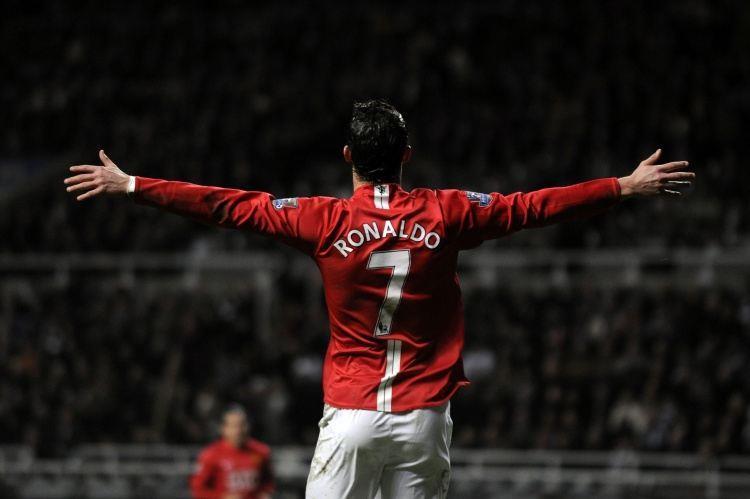 希勒：C罗绝对稳居历史顶端 莱因克尔：他是英超历史上最强的球员