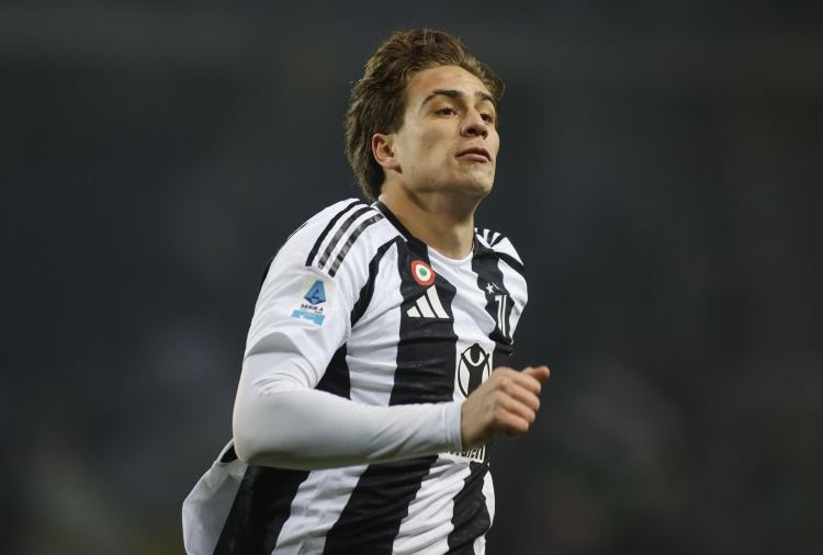 记者：伊尔迪兹仍受膝盖炎症困扰，周六决定他是否能出战博洛尼亚