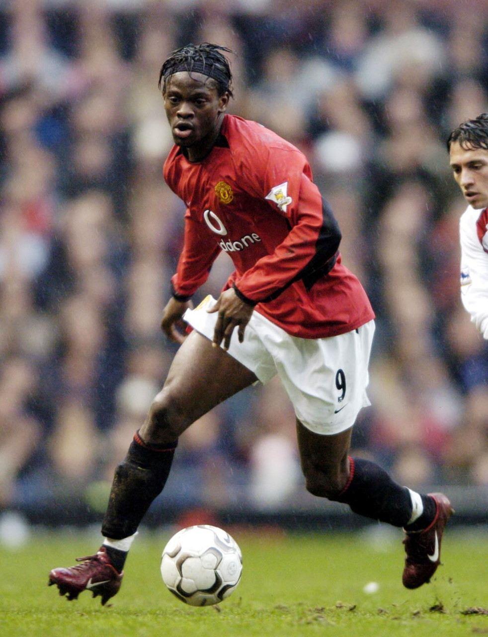 萨哈：利马染红简直是笑话，有了VAR裁判判罚尺度依然前后不一