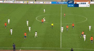 吃到黄牌！卢永涛踩踏马德鲁加 后者痛苦倒地，裁判出示黄牌