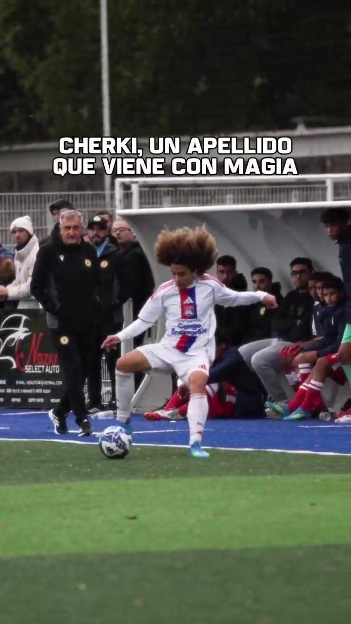 尽显天赋！谢尔基14岁弟弟比赛中马赛回旋 插花脚传球