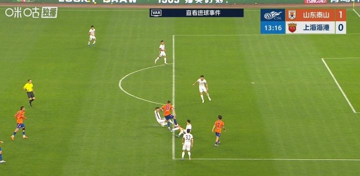 谢文能进球无效！傅欢铲球是“有意触球”吗？是否控制皮球是关键