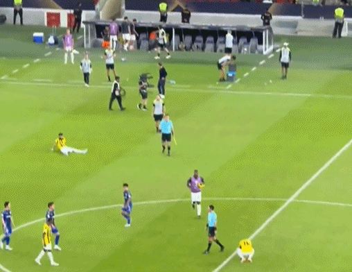 亚冠遭冲撞！马宁执法世预赛曾被印尼官员怒推，后者重罚禁赛20场