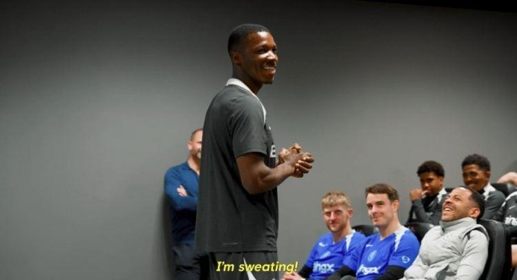 续约！罗塞尼尔组织全队看凯塞多集锦，后者演讲直言“汗流浃背”