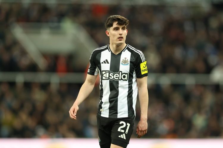 太阳报：对阵伯恩茅斯被换下，纽卡后卫利夫拉门托疑似腹股沟受伤