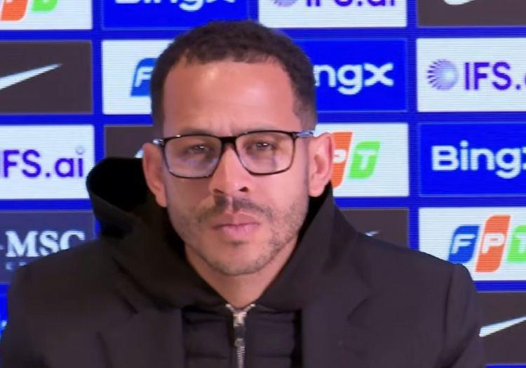 罗塞尼尔：恩佐没戴袖标但表现得像队长 曼联一次射正就进球了