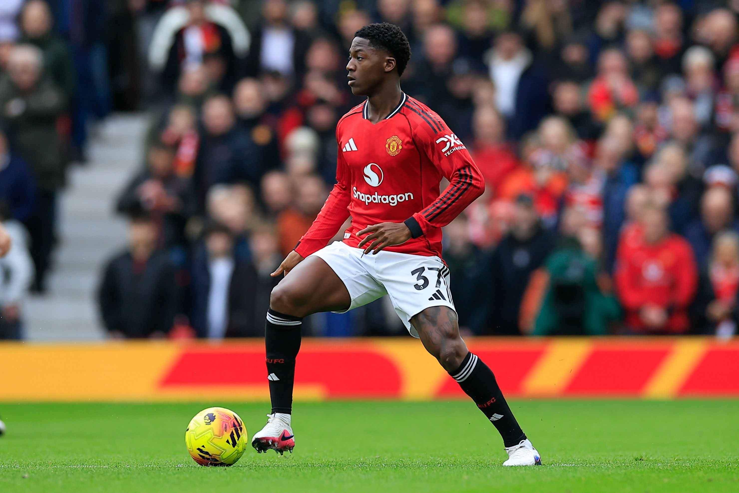 卡里克：梅努踢出了在我麾下最佳一战 他和帕尔默的对位非常精彩