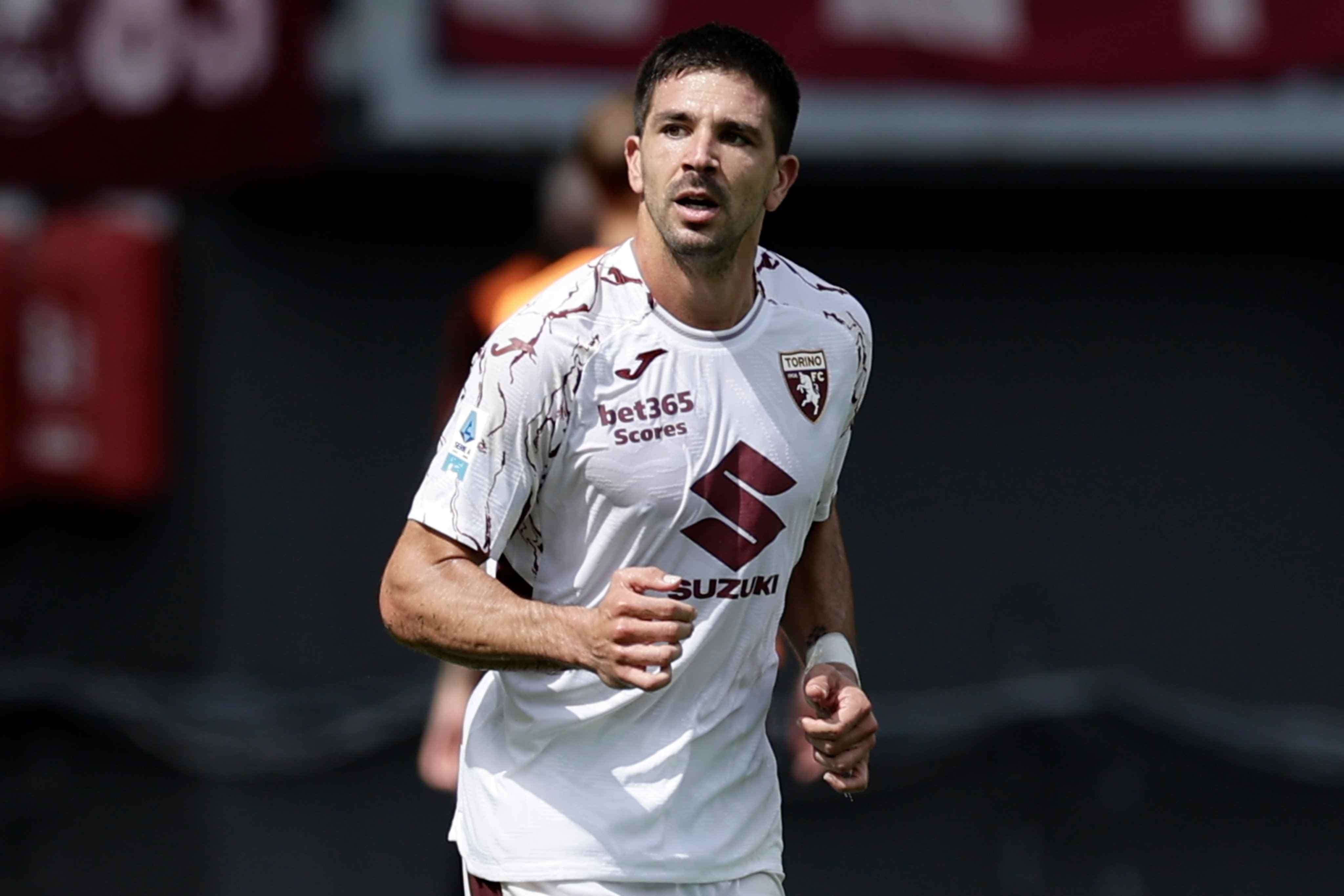 吉奥瓦尼·西蒙尼：希望未来能够回归河床，但现在专注于都灵