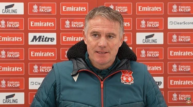 雷克瑟姆主帅谈冲超：不会将附加赛名额拱手让人，要保持这种势头