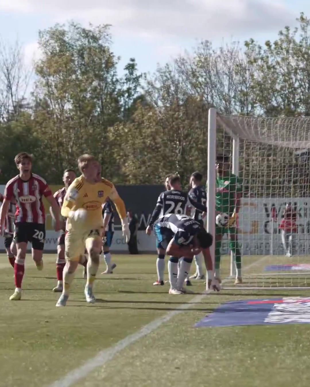 燥起来埃克塞特城门将第96分钟读秒绝平，一脚将场边皮球踹飞