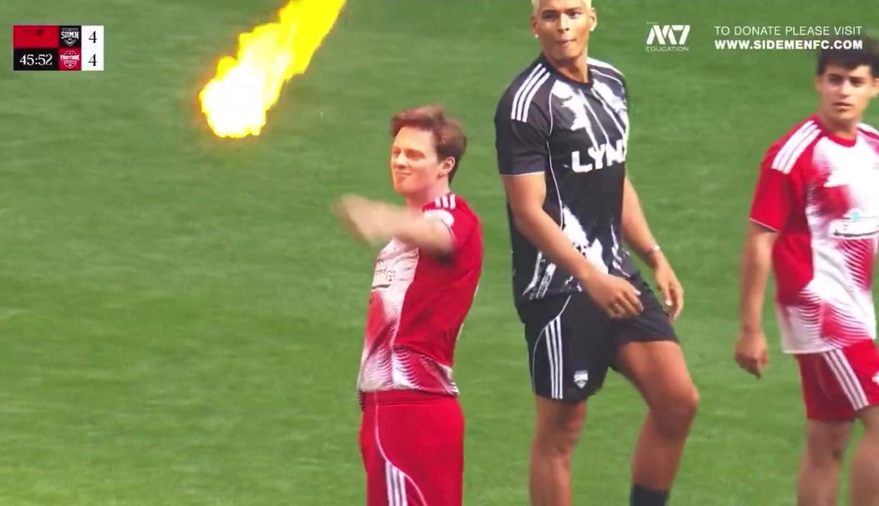 球场魔术师！慈善赛球员染黄直接把牌烧了，此前还向裁判出过黄牌