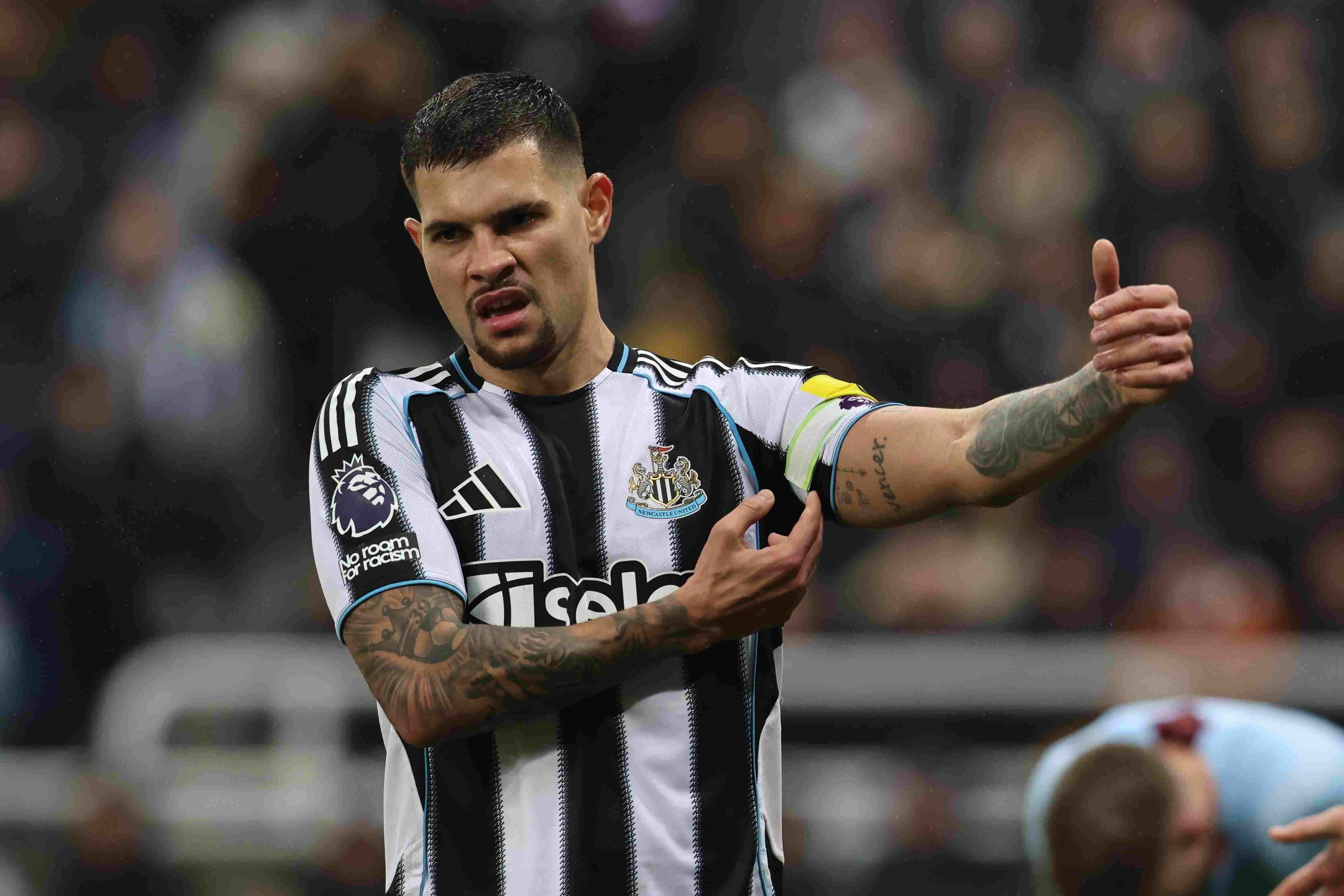 伤缺2个月复出！吉马良斯：肌肉拉伤长度20cm 一度担心错过世界杯