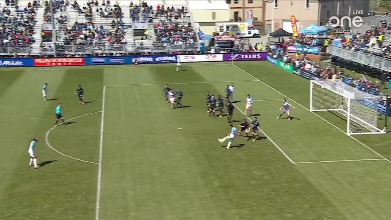 温格越位新规首次生效！太平洋FC前锋“越”了半个身位，进球有效