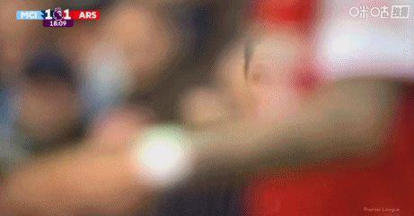 悲欢并不相通！多纳鲁马超巨失误，塔帅狂喜庆祝、瓜帅抱头无语！