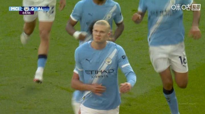 奥赖利横敲，哈兰德后点包抄破门！曼城2-1再次领先阿森纳