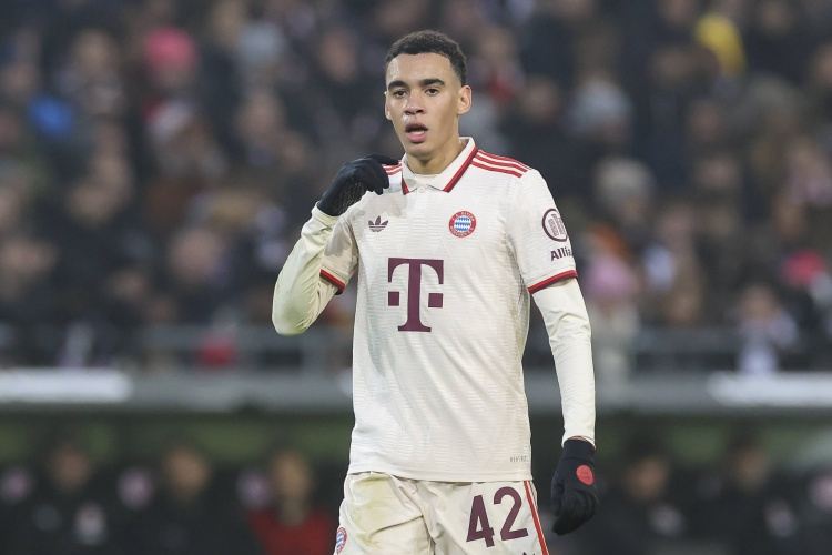 穆西亚拉谈半场被换下：这是计划好的，我的脚伤已经好多了