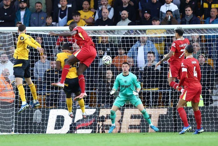 泰晤士报：科学家认为足球设计能够改进，显著减少头球冲击影响