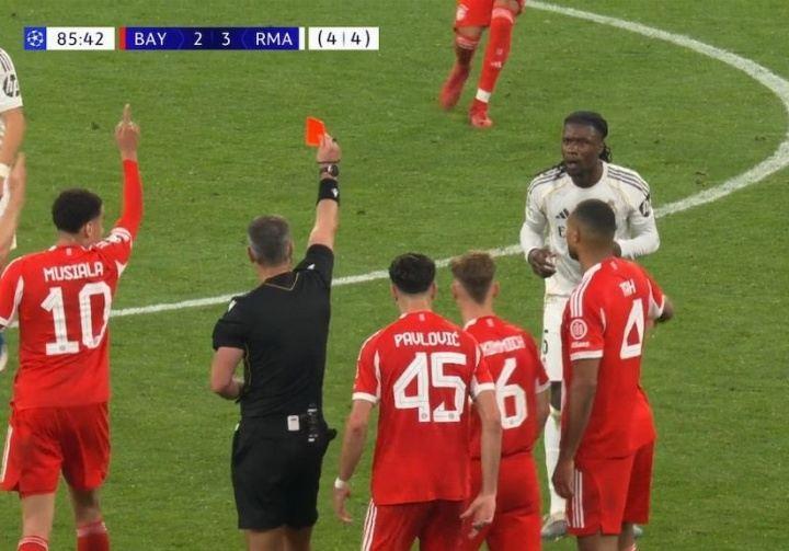 阿韦洛亚：卡马文加第二黄是严重裁判失误，裁判没意识到他有黄牌