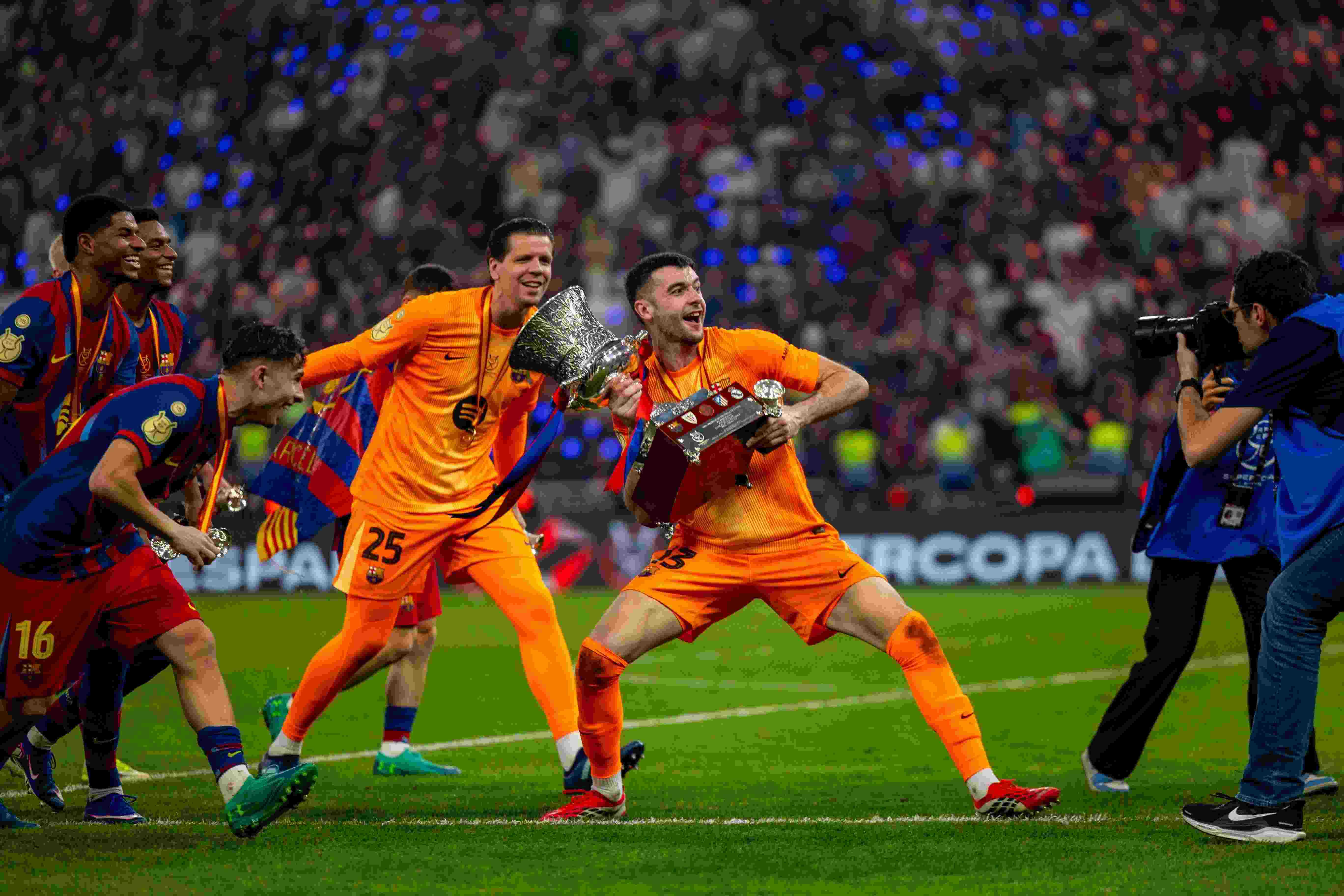 每体从丢球数等数据对比巴萨两门将：霍安·加西亚均优于什琴斯尼