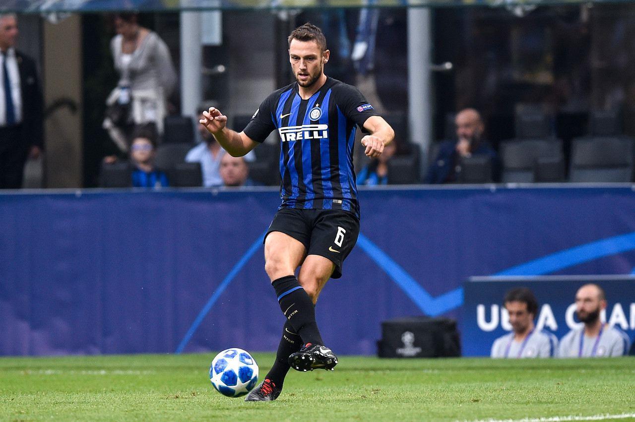 罗马诺：国米希望和34岁德弗里续短约，后者得到多家海外球队邀约