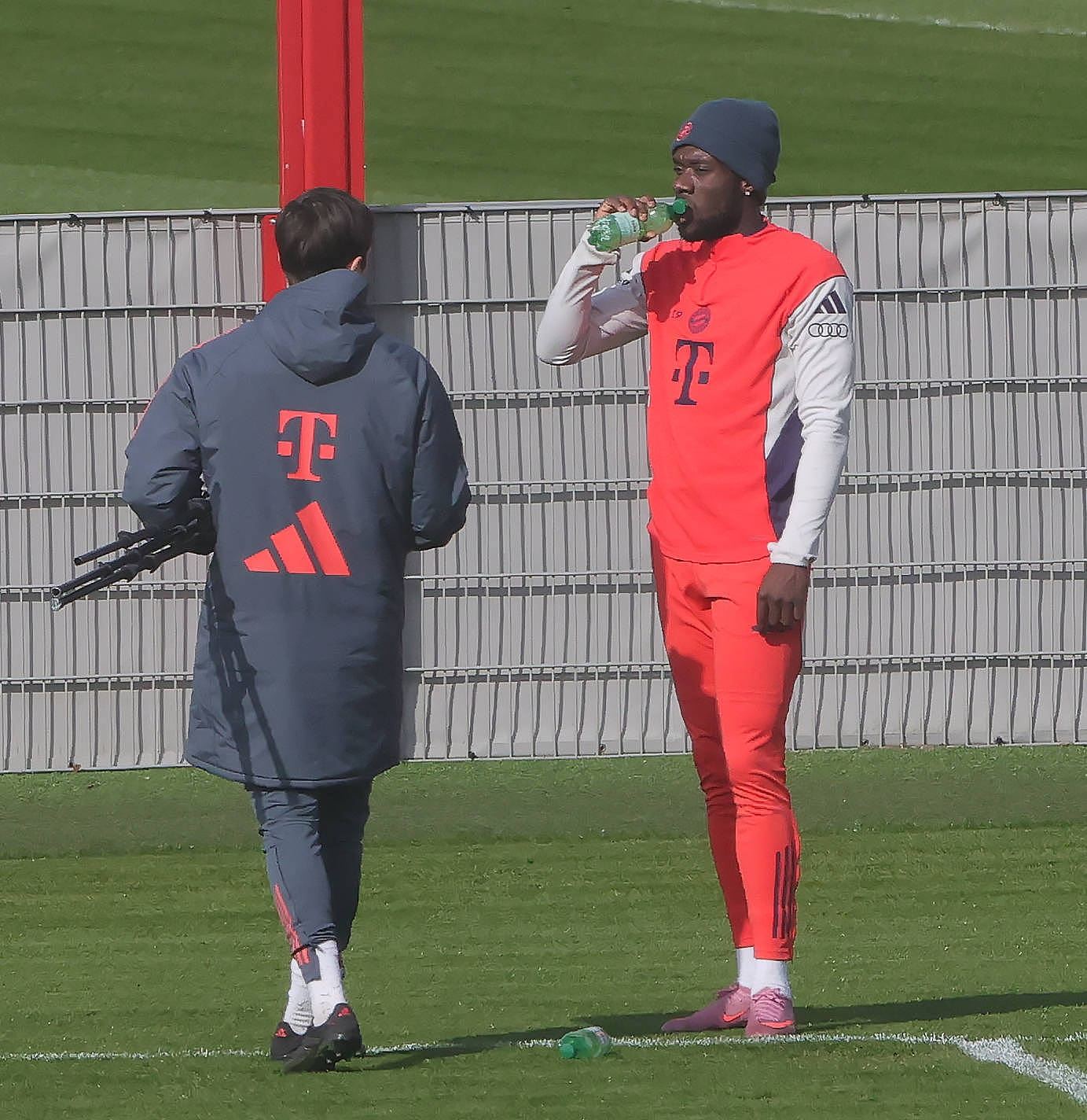 德天空：拜仁未将阿方索视为绝对非卖品，但目前没积极寻求套现