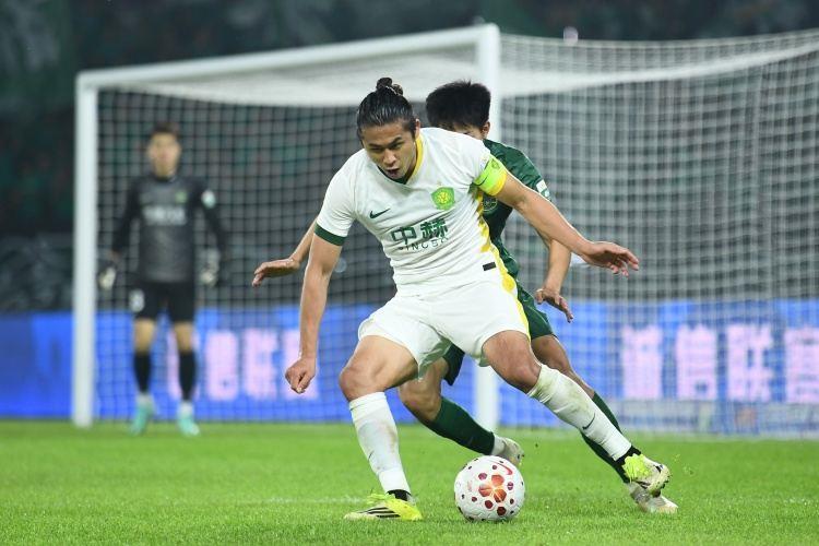 张玉宁回应批评：二转给绿城留了110万欧，加盟国安也付了转会费