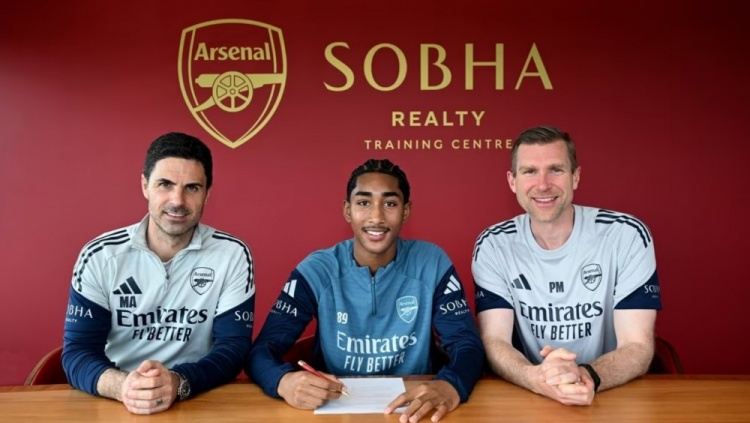 官方：阿森纳与16岁后卫萨尔蒙签署预备职业合同