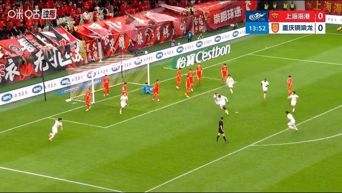 铜梁龙客场1-0领先海港！肯帕努角球助攻，恩加德乌头球破门