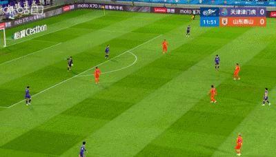 津门虎1-0泰山！基莱斯精妙兜射连场破门，门将闫炳良策动