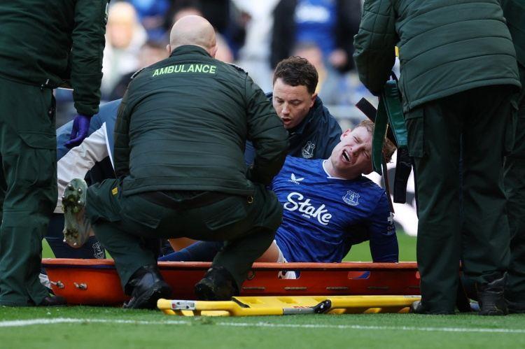 无缘世界杯！邮报：23岁布兰斯维特腿筋重伤，缺阵2个月赛季报销