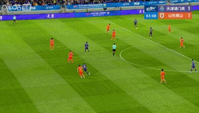 VAR判罚阿尔瓦罗送点，谢蒂内造点 亲自主罚射偏 津门虎仍1-1泰山