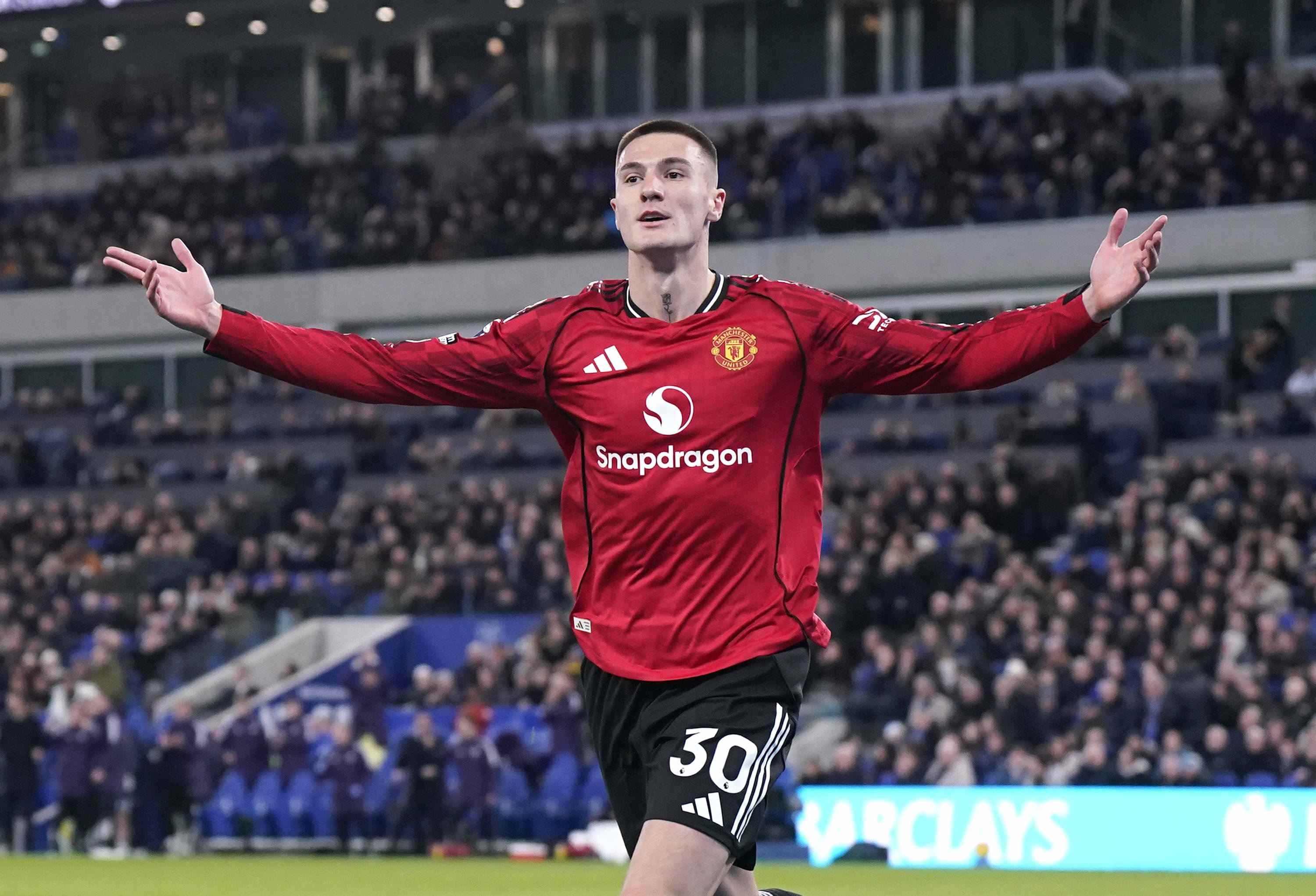 巴特：曼联能签哈兰德和赖斯就好了，舍什科只轮换替补的话还行