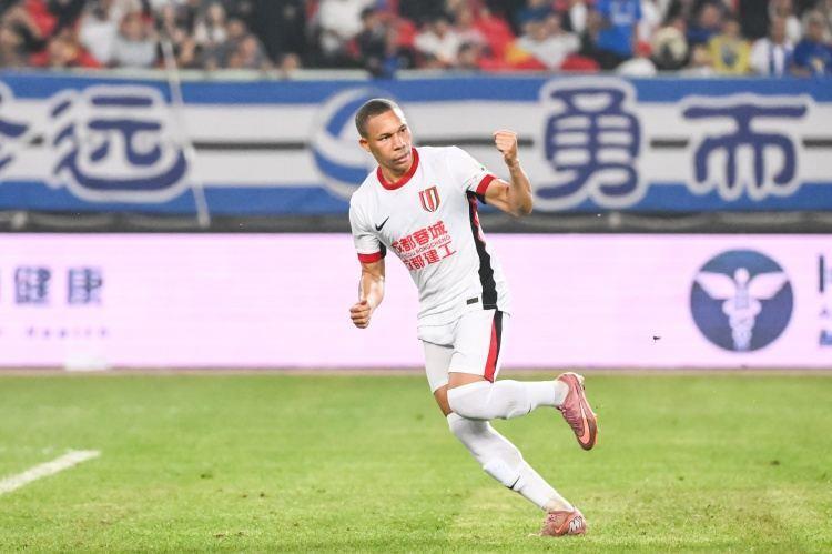 状态火热！韦林顿·席尔瓦连续五场贡献进球或助攻，助蓉城四连胜