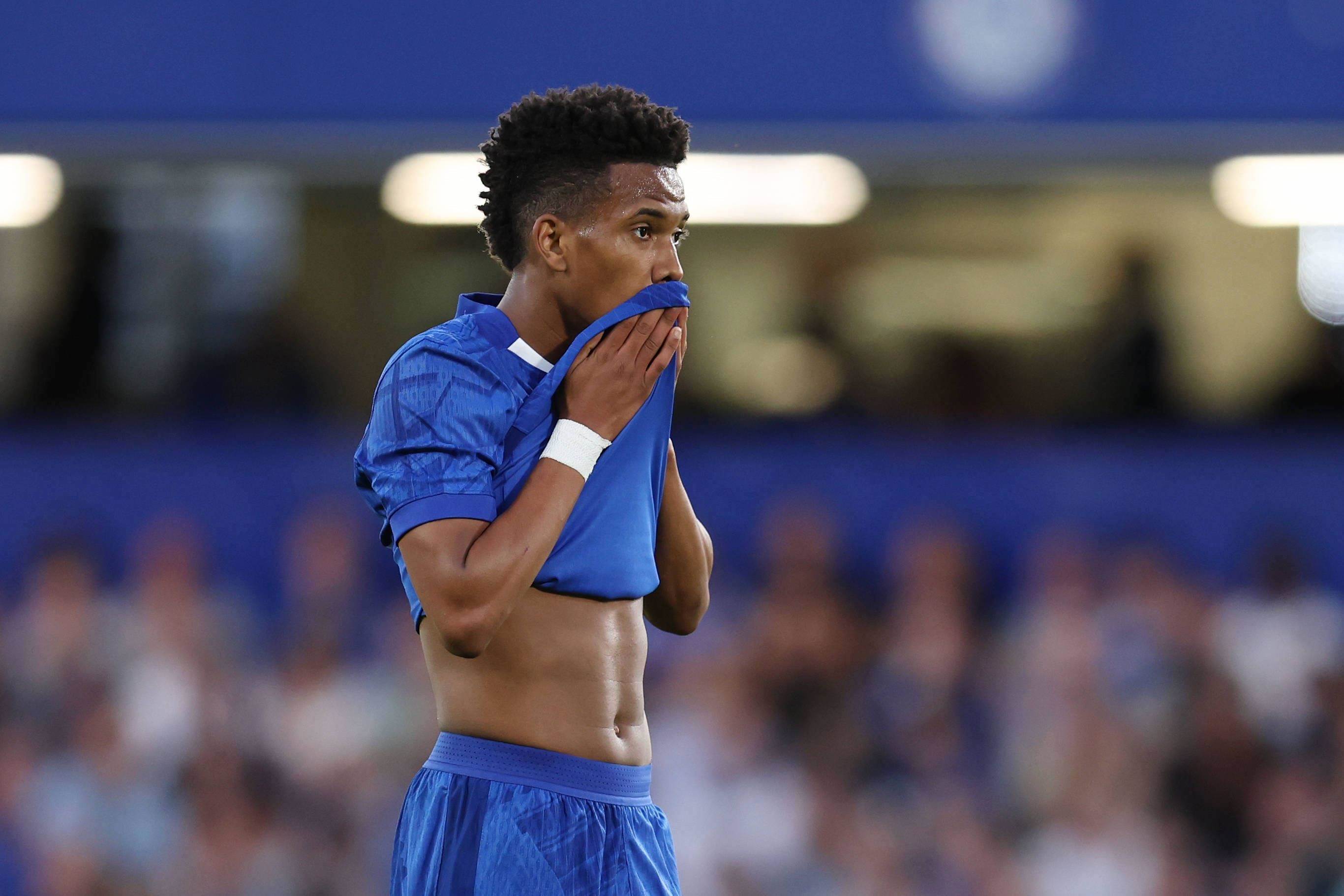 TA独家：埃斯特旺四级腿筋拉伤，极可能缺席世界杯