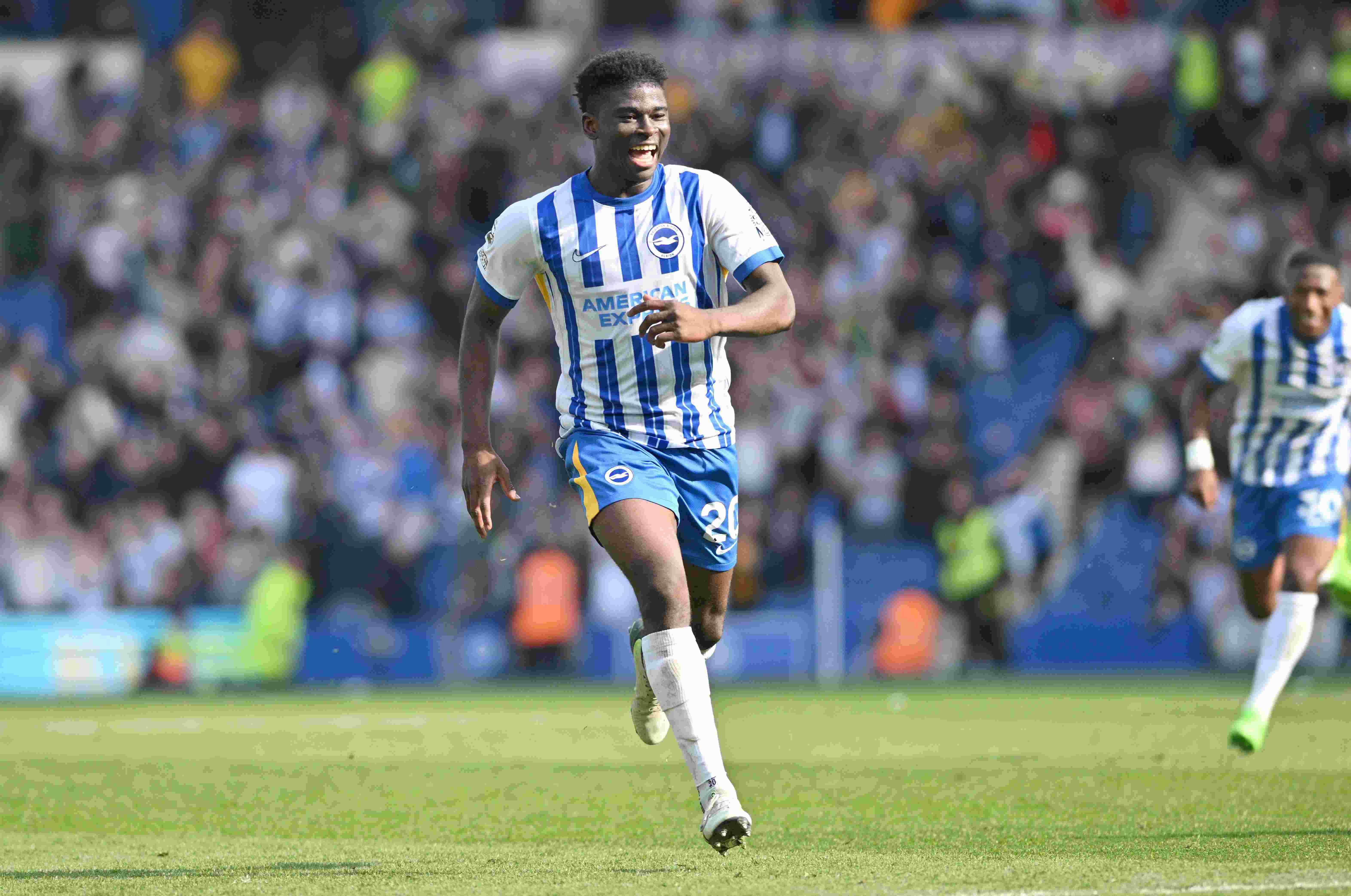 TA：曼联持续关注巴莱巴但只愿花5000万镑，中卫有意范德芬