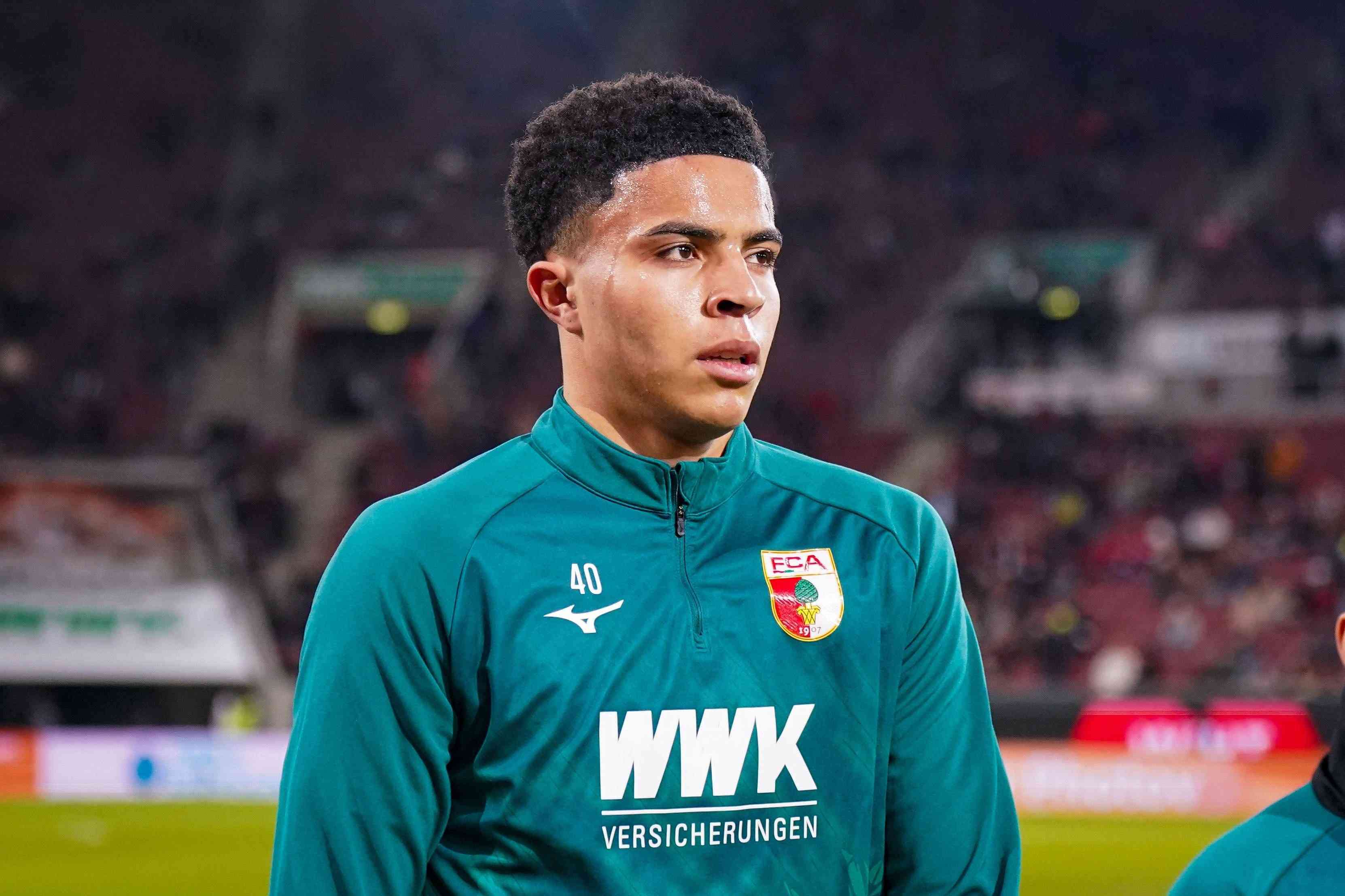 442：奥格斯堡小将班克斯拒绝了美国队的征召，正在考虑转投德国