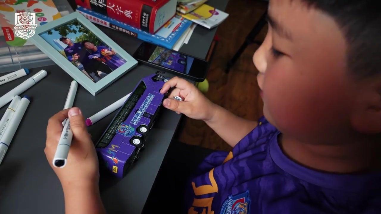 足球，让我们体会胜利的喜悦，更让人在失败中不断成长