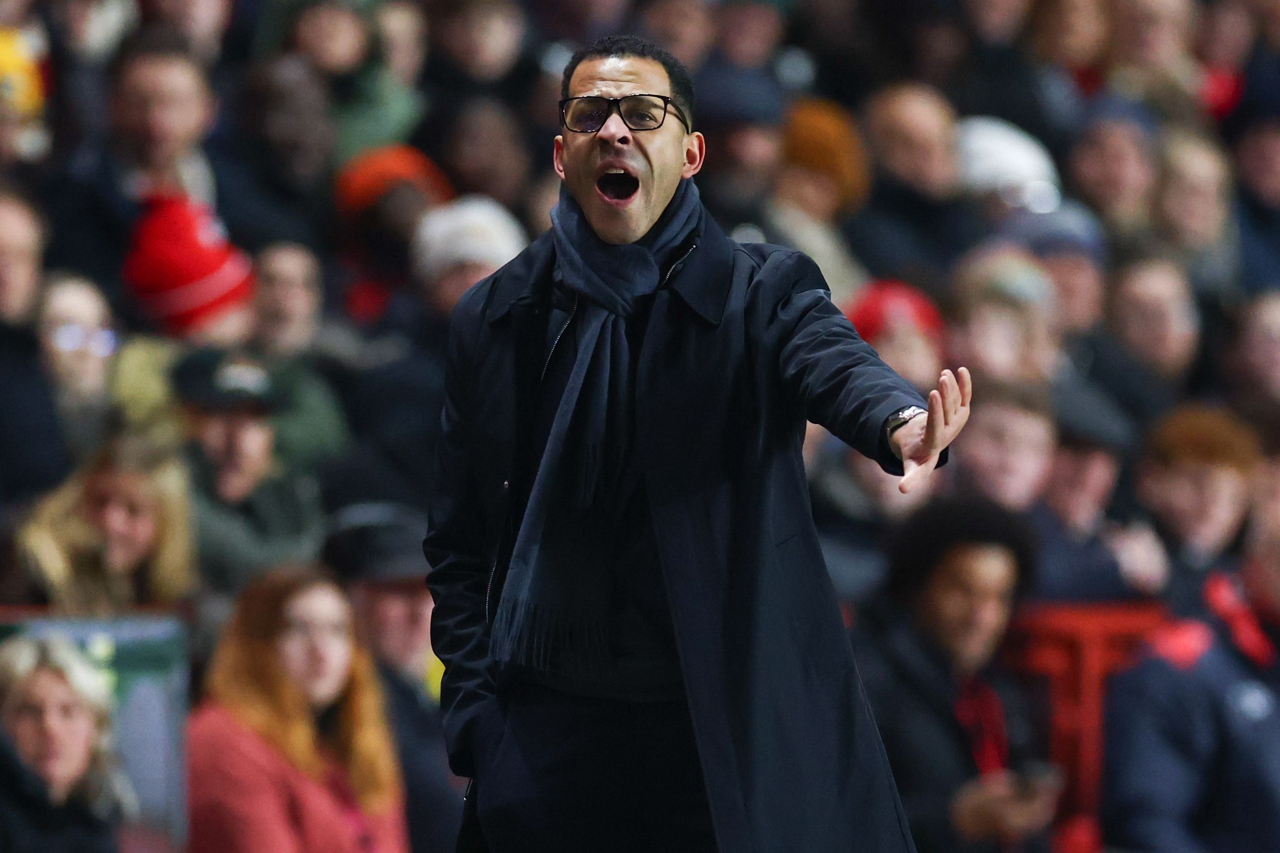 泰晤士：对曼联赛前罗塞尼尔表示自己很脆弱，蓝军球员认为他太软